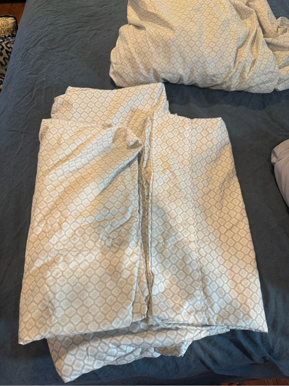 Charisma Gray and White Geometric King Sheet Set